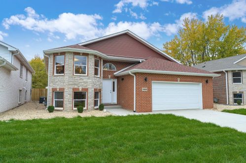 13534 Lawndale Ave, Robbins, IL 60472-1520