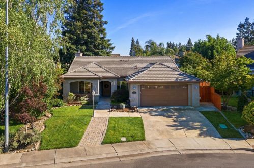 2652 Orchard Dr, Lodi, CA 95242-8337