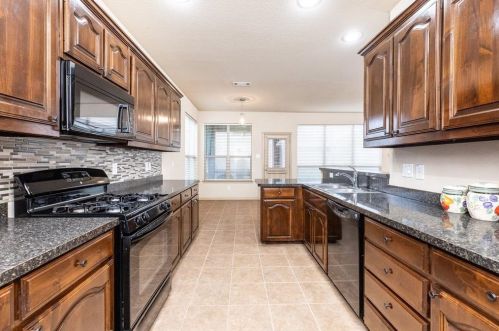 353 Branding Iron Trl, Fort Worth TX  76131-4582 exterior