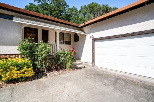 4424 1st Ave, Ukiah, CA 95482-9533