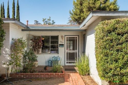 705 Juniper St, Escondido, CA 92025-5145