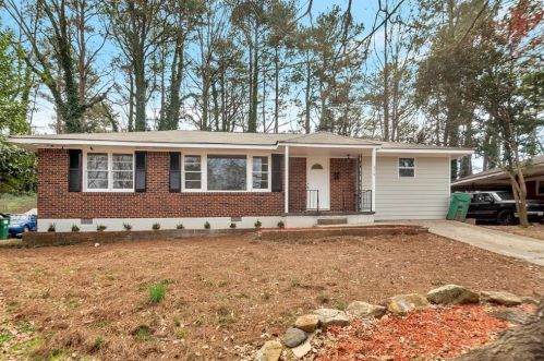 679 Brookwood Dr, Forest Park, GA 30297-3012