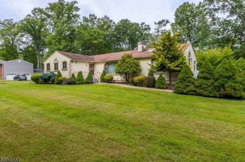 1161 Staffler Rd, Bridgewater, NJ 08807-1415