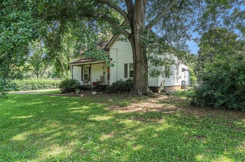 1934 Elizabeth St, Statham, GA 30666-1744