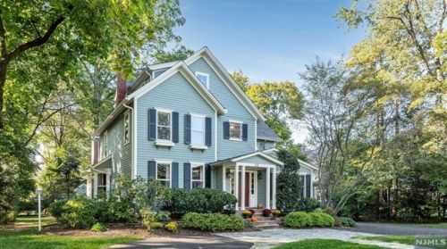 38 Pleasant Ave, Ridgewood, NJ 07450-3921