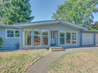 17645 Brooklyn St, Portland, OR 97236-1044