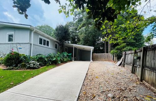 3388 Colquitt Dr, Atlanta GA  30340-1834 exterior