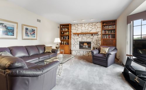 8545 Autobahn Dr, Palos Park, IL 60464-1093