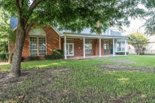 813 Riviera Dr, Midlothian, TX 76063-3712