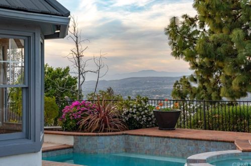 611 Frontier Ct, Anaheim CA  92807-4731 exterior