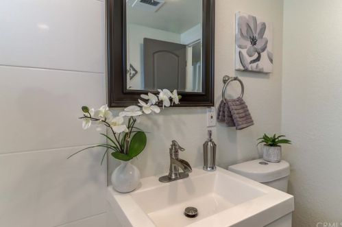 920 Fairview St, Anaheim CA  92801-3414 exterior