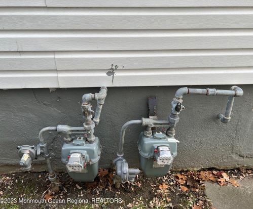 1255 Washington Ave, Tinton Falls NJ 07712-6346 exterior