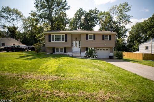 7 High Point Ter, Wantage, NJ 07461-4218