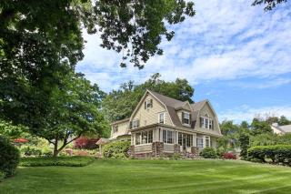 22 Hillside Pl, Ridgewood, NJ 07450-3003