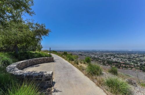37 Blue Smt, Irvine CA  92603-0168 exterior
