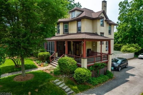 39 Bartholdi Ave, Kinnelon, NJ 07405-1403