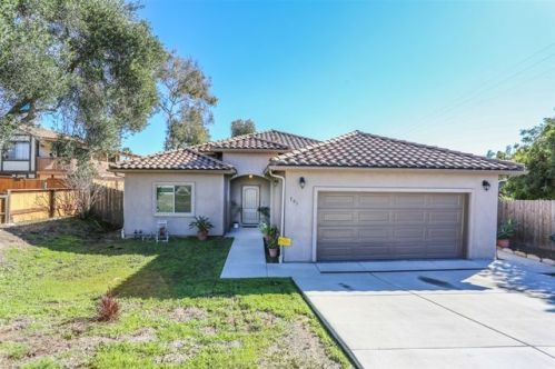 701 Grapevine Rd, Vista, CA 92083-5526