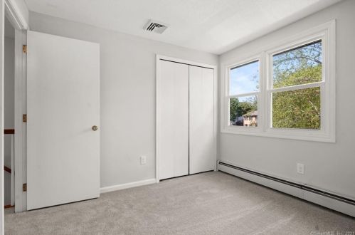 208 Lefoll Blvd, Wapping CT  06074-4261 exterior