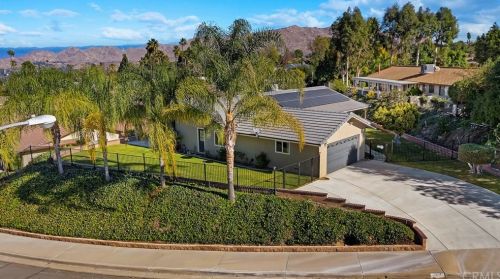 6172 Oswego Dr, Riverside, CA 92506-3753