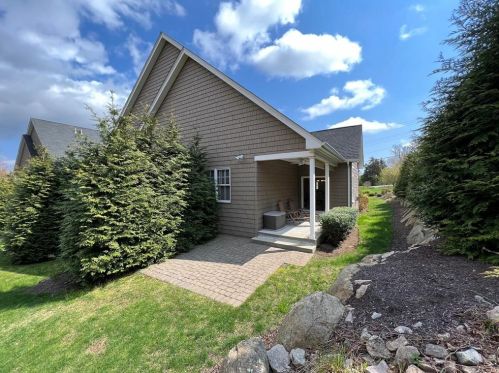 11 Wheeler Ln, Richmond, RI 02832-1919