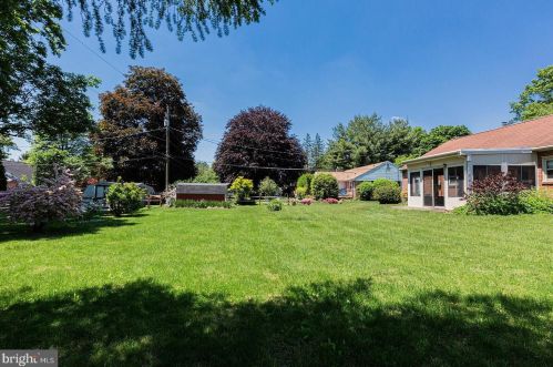 54 Sunrise Ave, Lancaster PA  17601-3942 exterior