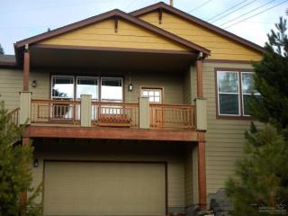 2106 Black Pines Pl, Bend, OR 97701-1678