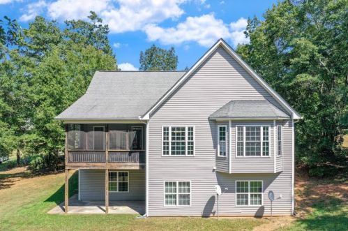 40 Edgar Dr, Commerce, GA 30529-6082