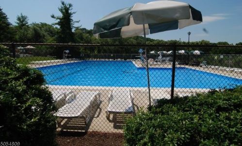 19 Green Heron Dr, Hackettstown NJ  07840-3300 exterior