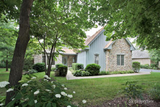 28817 Spyglass Cir, Long Grove, IL 60060