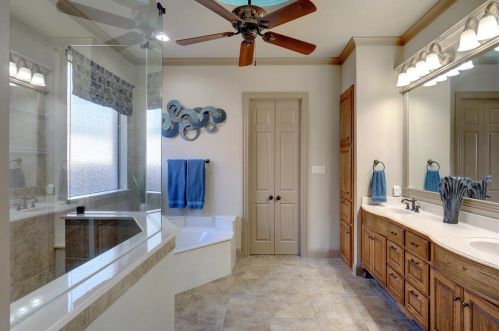 7909 Country Oak Dr, Fort Worth TX  76182-8944 exterior