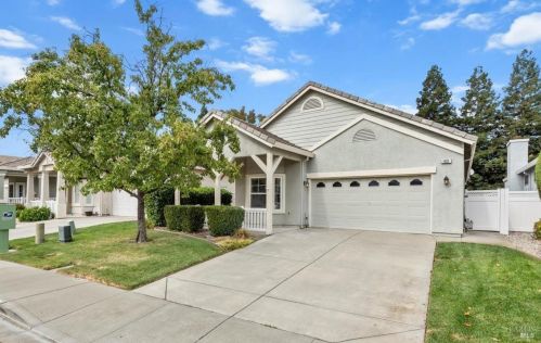 431 Marvin Gardens Dr, Vacaville, CA 95687-3316