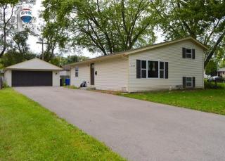 1504 Amarillo Dr, Carpentersville, IL 60110-1527
