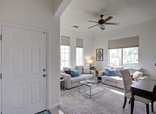 9728 Mckenna Dr, Elk Grove, CA 95757-4027