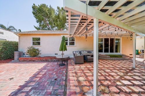 3004 Altura Ave, Glendale CA 91214-3602 exterior