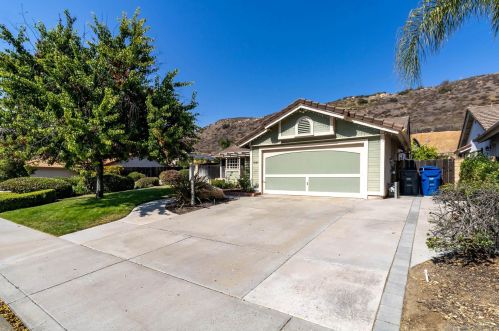 9243 Sinsonte Ln, Lakeside, CA 92040-4628