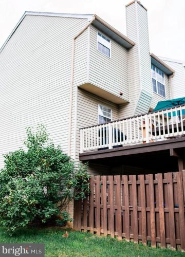 200 Barrows Ct, Fredericksburg, VA 22406-6447