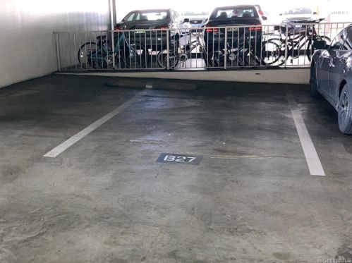 1561 Kanunu St, Honolulu HI 96814-3245 exterior