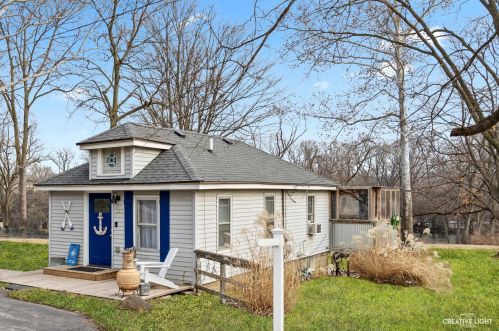 329 Offutt Ln, North Aurora, IL 60542-1712