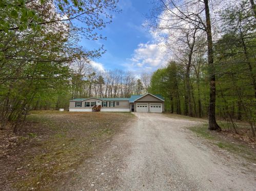 28 Lakewood Estates Ln, Otisfield, ME 04270-4263
