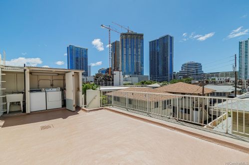 711 Alder St, Honolulu HI  96814-2269 exterior