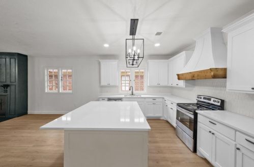 2225 Fairmount Ave, Fort Worth TX  76110-1326 exterior