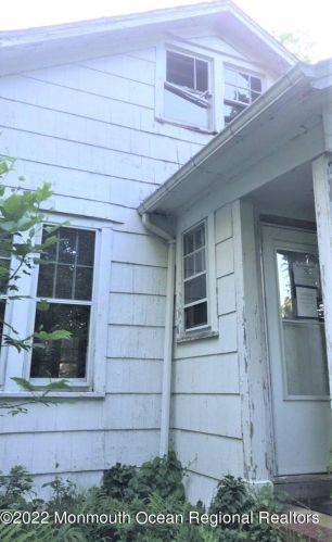 40 Reeds Rd, Tinton Falls, NJ 07724-3126