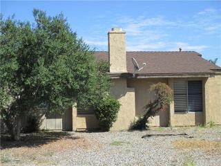 892 Douglas Ct, Hemet, CA 92543-7106