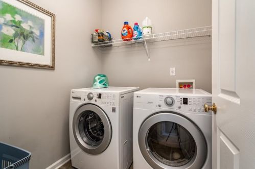 2308 English Ivy Ct, Atlanta GA  30339-6797 exterior