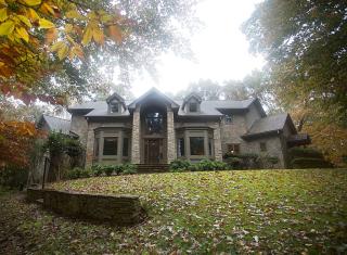 642 Chilhoe Dr, Holly Springs, GA 30115-7075