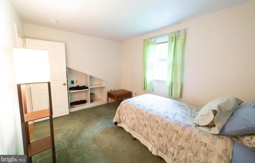 102 Suncrest Rd, Lancaster PA  17601-4834 exterior