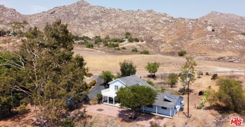 2569 Mt Vernon Ave, Riverside CA  92507-3202 exterior