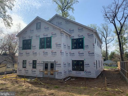 7130 Alger Rd, Falls Church, VA 22042-2502