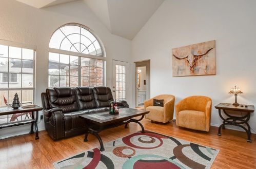 7700 Beaver Head Rd, Fort Worth, TX 76137-5120