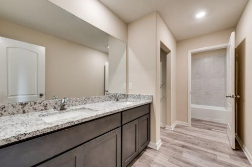 424 Lowery Oaks Trl, Fort Worth TX  76120-1722 exterior